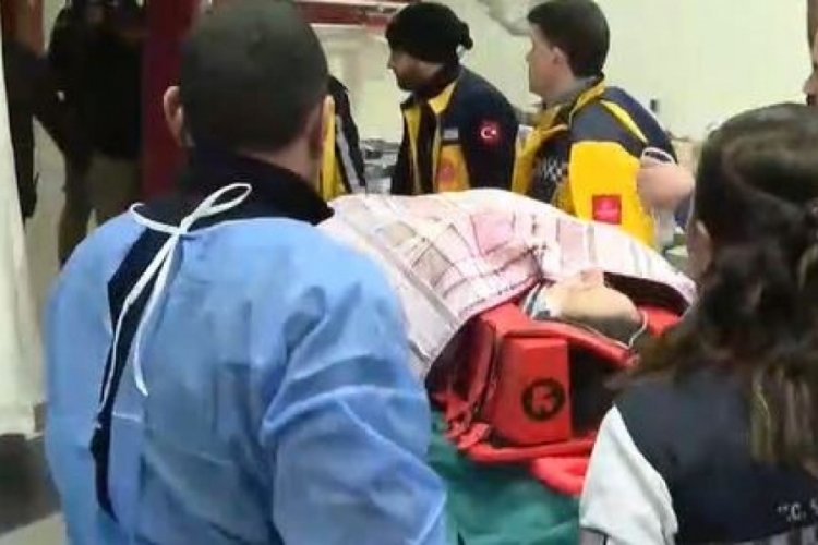 248. saatte enkazdan &ccedil;ıkarılan Aleyna Ankara'ya sevk edildi