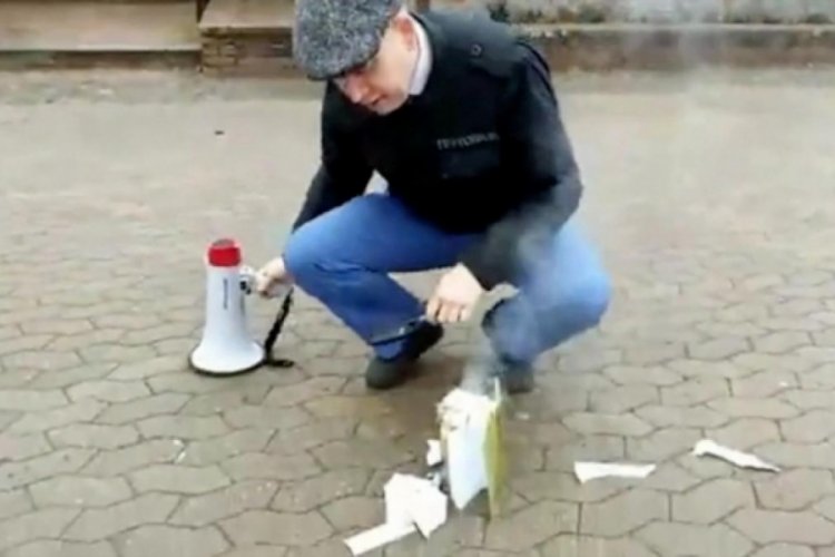 İsve&ccedil; polisi, Kur'an-ı Kerim yakma provokasyonuna izin vermedi
