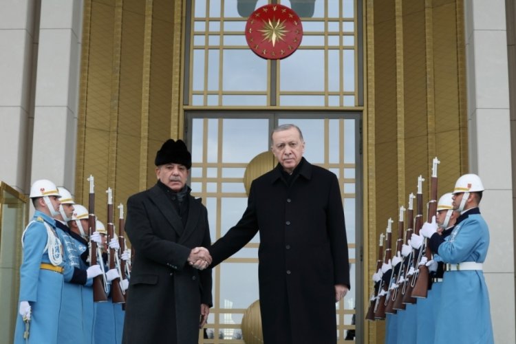 Cumhurbaşkanı Erdoğan, Pakistan Başbakanı ile g&ouml;r&uuml;şt&uuml;