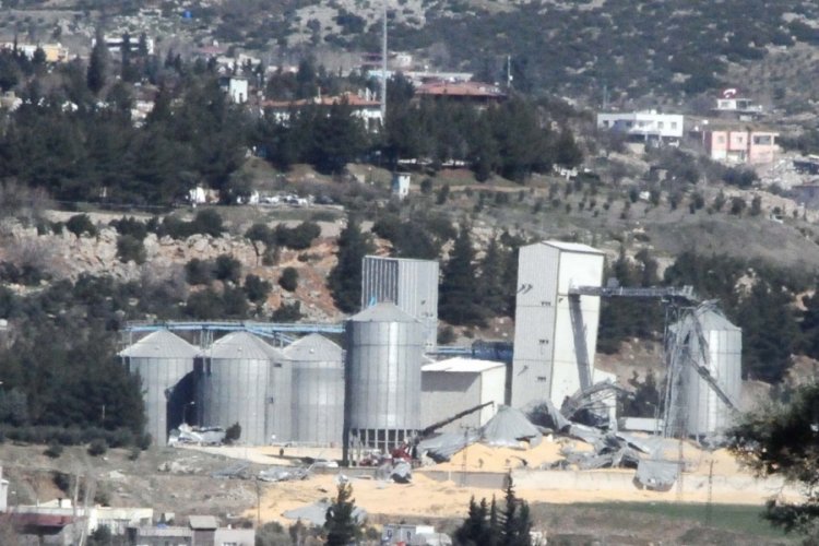 Depremde TMO'nun siloları yıkıldı