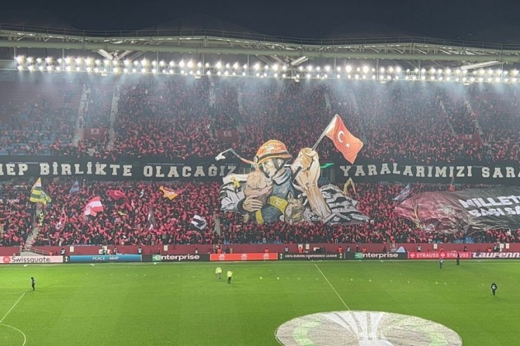 Trabzonspor'dan duygulandıran koreografi: Hep birlikte olacağız, yaralarımızı&nbsp;saracağız