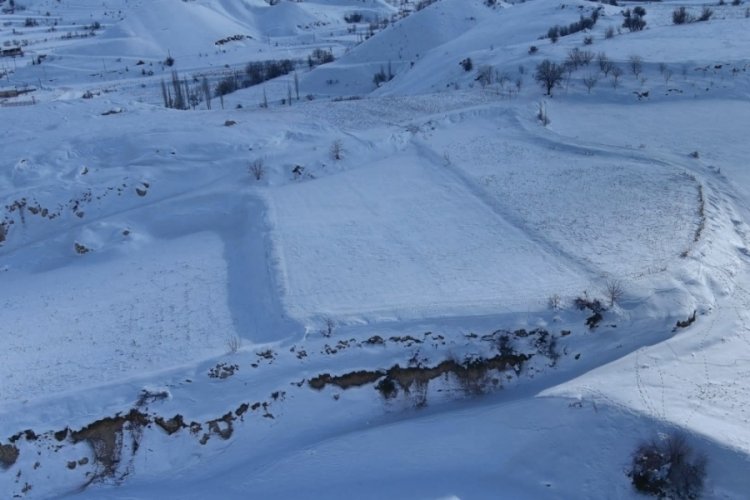 Adıyaman'da tarlalar 3 metre y&uuml;kseldi