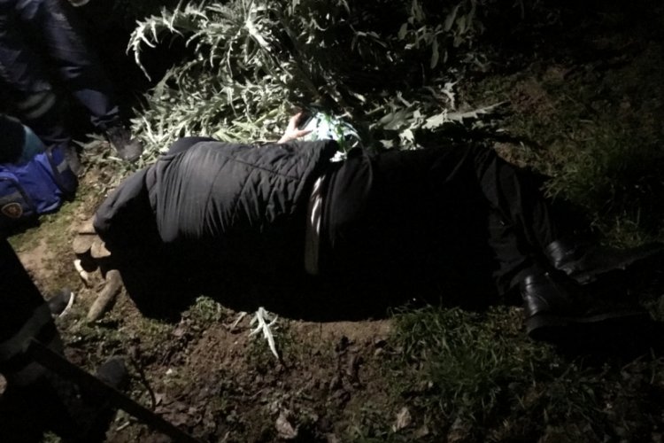 Y&uuml;ksekten d&uuml;şen alkoll&uuml; şahıs ekipten &ouml;z&uuml;r diledi