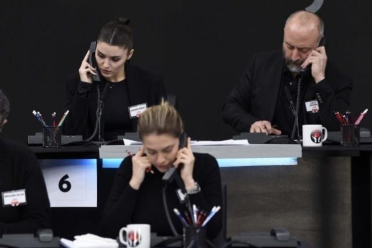 Hande Er&ccedil;el: 11 yaşındaki l&ouml;semi &ccedil;ocuk tedavi parasını, şehidin oğlu da maaşını verdi