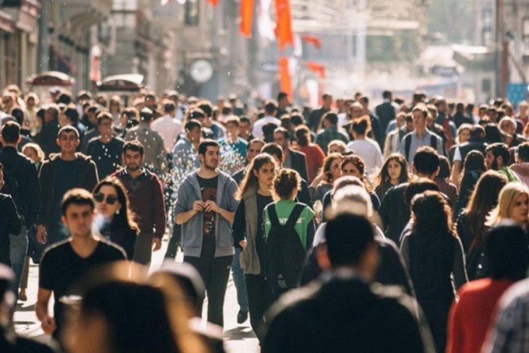 T&uuml;rkiye'nin y&uuml;zde 49,7'si mutlu