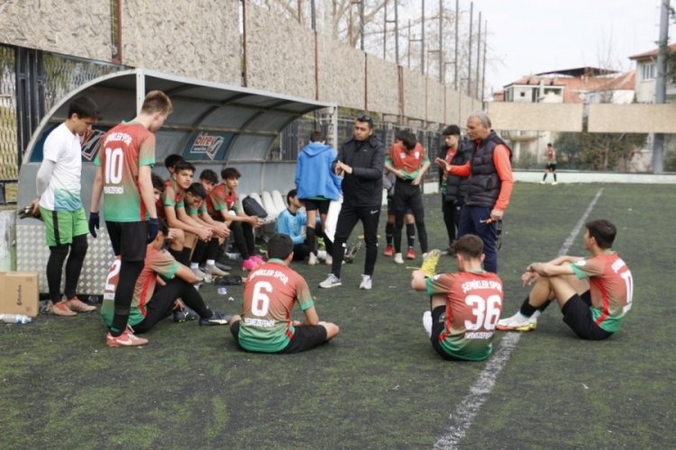Şemikler şampiyonluk parolasıyla g&uuml;&ccedil; topluyor