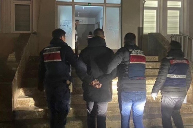 Adıyaman'da yıkılan otelin y&ouml;neticisi Efe &Ouml;zt&uuml;rk g&ouml;zaltına alındı