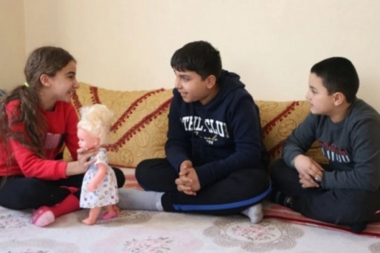 Hatay'da depreme yakalanan 12 yaşındaki depremzede: Arkadaşlarım &ouml;ld&uuml;