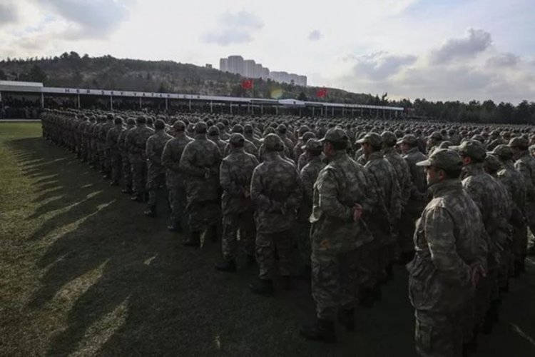 Bakan Akar: 10 bin 900 er, erbaş ve personele sıla izni verdik