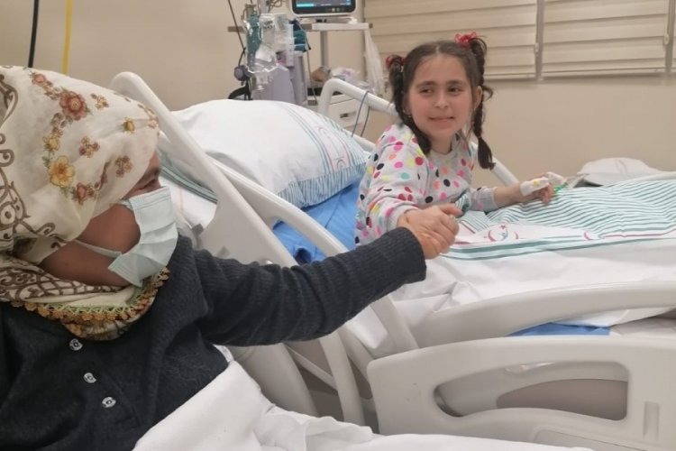 Kahramanmaraş'ta enkazdan &ccedil;ıkan depremzede: Bir şehit bana zemzem suyu verdi