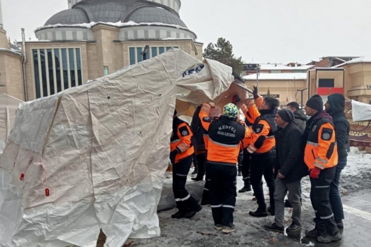 Kestel Belediyesi'nin deprem b&ouml;lgesine destekleri devam ediyor