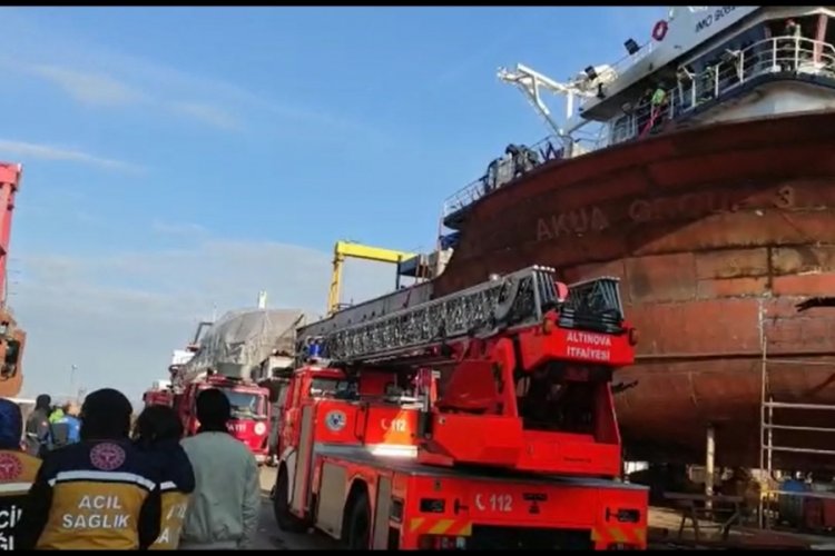 Yalova'da gemi yangını!