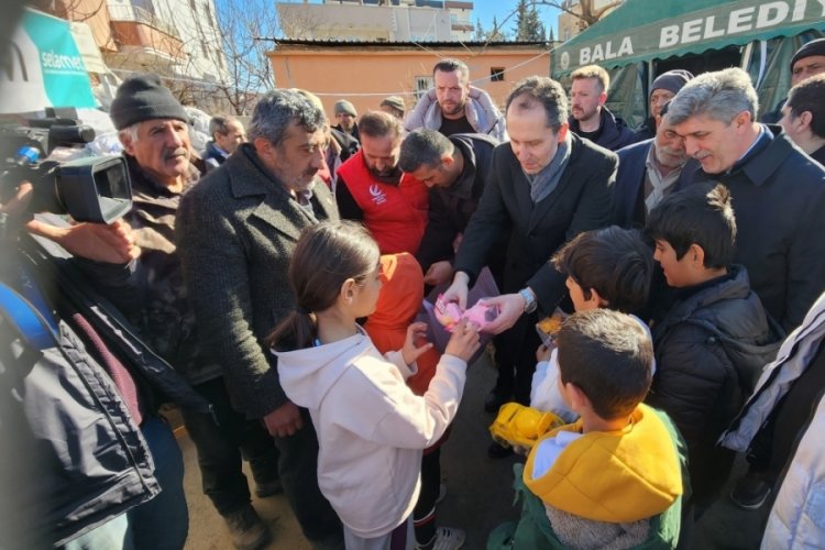 Erbakan, Adıyaman'da partisinin Bursa İl Teşkilatı tarafından kurulan aşevini ziyaret etti