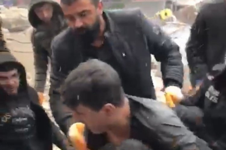 Malatya'da sosyal medyadan yardım isteyen gen&ccedil;  kurtarıldı