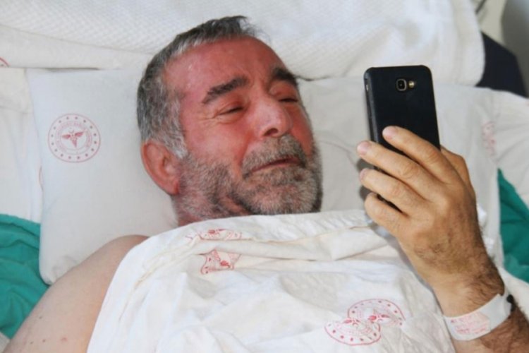 Deprem sırasında balkondan sokağa savrulan cep telefonu 4 kişinin hayatını kurtardı