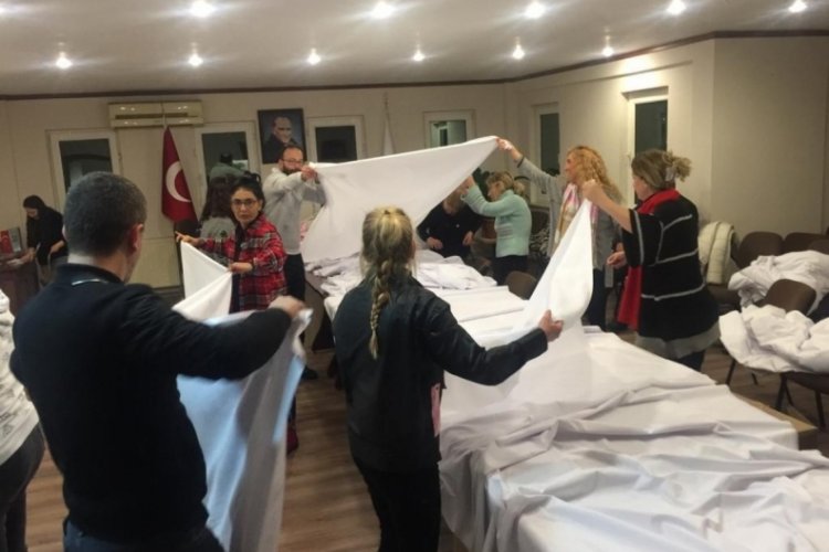 BAL-G&Ouml;&Ccedil;: 73 depremzede aileye yardımcı olmaya &ccedil;alışıyoruz