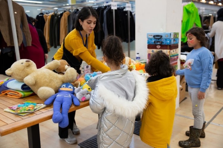 Bursa B&uuml;y&uuml;kşehir Belediyesi, kente gelen depremzedeleri de yalnız bırakmıyor