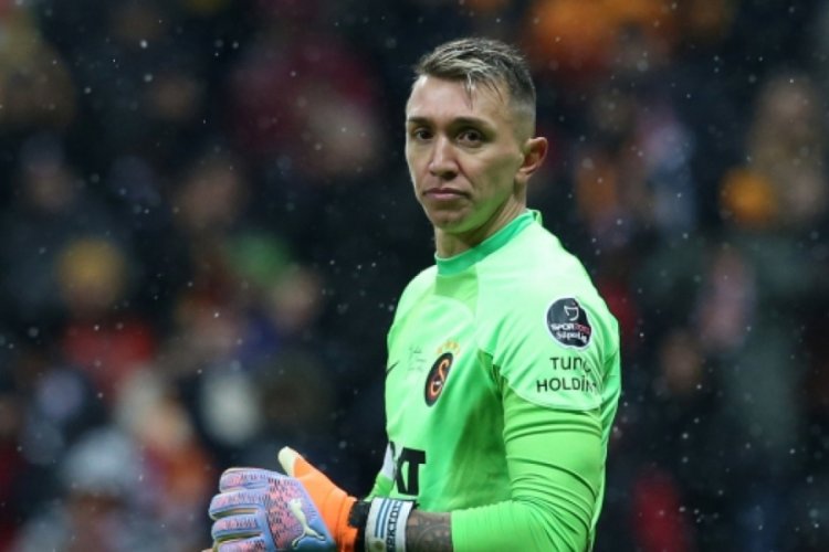 Galatasaray Muslera'yı bekliyor