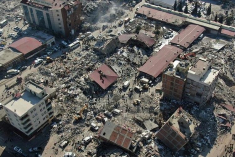 Bakanlık deprem sonrası ağır hasarlı yapı sayısını a&ccedil;ıkladı