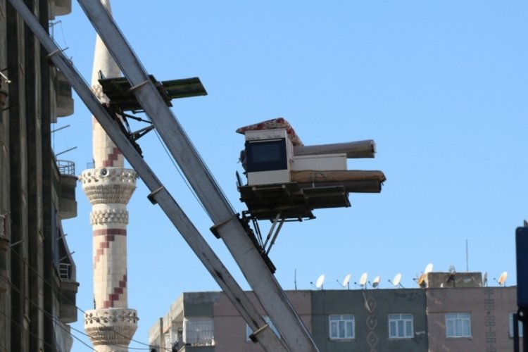 Hasarlı evlerden eşyalar nasıl &ccedil;ıkarılacak? AFAD genelge yayınladı
