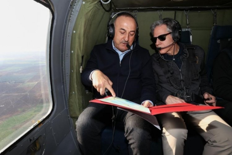 Bakan &Ccedil;avuşoğlu, ABD'li mevkidaşı ile deprem b&ouml;lgesinde incelemelerde bulundu