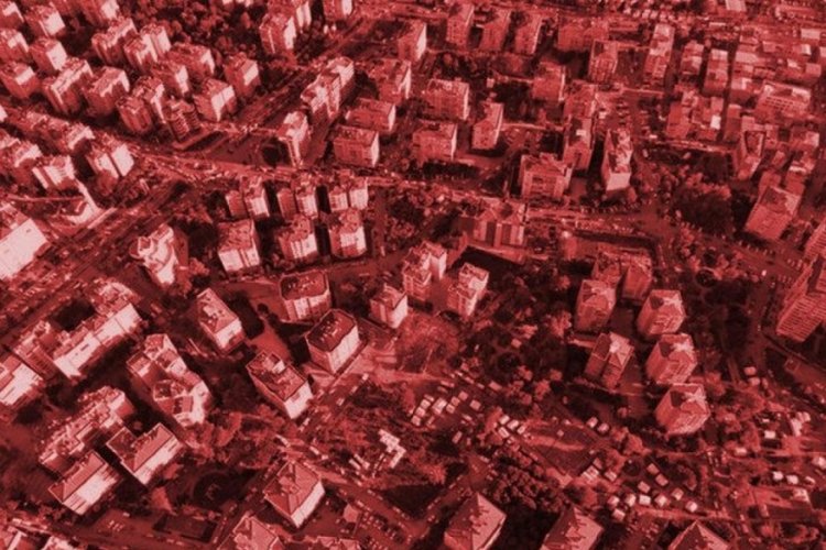 İBB, binaların sağlamlığı i&ccedil;in harekete ge&ccedil;ti, ilk bina yıkıldı