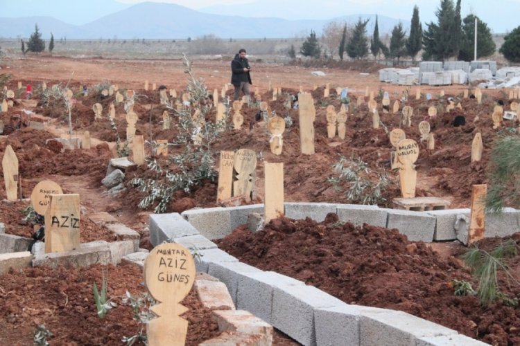 Yarım kalan hikayeler mezarlara yansıdı