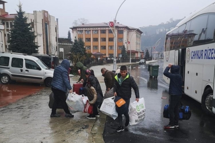 Depremzedeler, Rize'de yurtlara yerleştirilmeye devam ediliyor