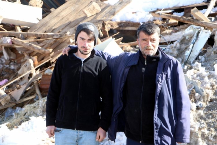 Malatya'da baba ve oğulları enkazdan &ccedil;ok sayıda kişiyi kurtardı