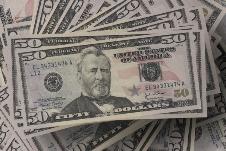 Net UYP 279,1 milyar dolar a&ccedil;ık verdi