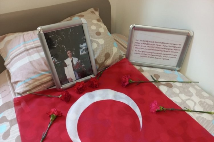 Erdoğan, depremde hayatını kaybeden Şeyma'nın annesiyle g&ouml;r&uuml;şt&uuml;