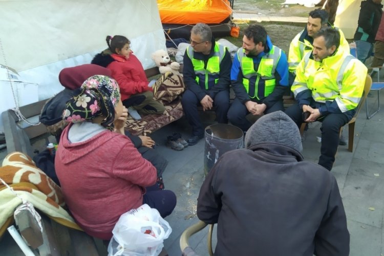 Depremzede Melek'in isteğini Bursalı ekip ger&ccedil;ekleştirdi