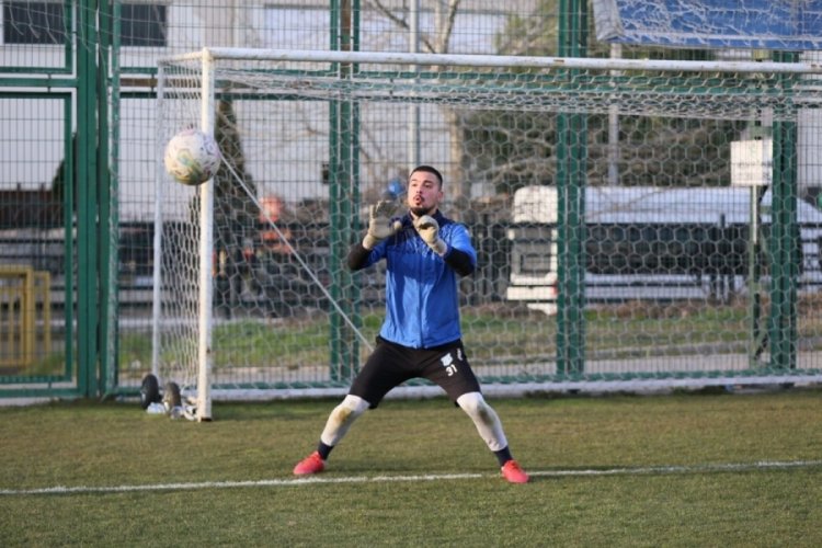 Kaleci G&ouml;kdeniz Yılmaz, Bursa Yıldırımspor'da