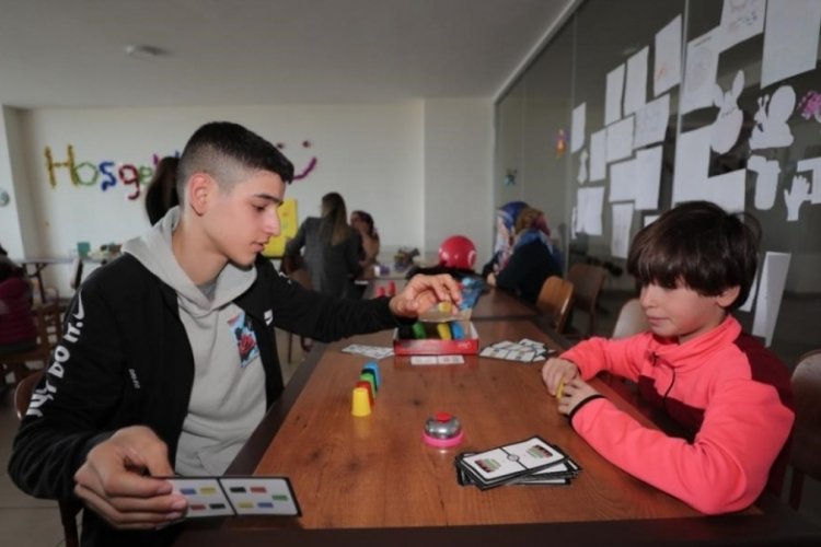 Aksaray'da depremzede &ccedil;ocuklar ders başı yaptı