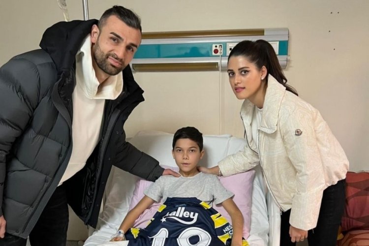 Serdar Dursun, depremzede &ccedil;ocuğu ziyaret etti