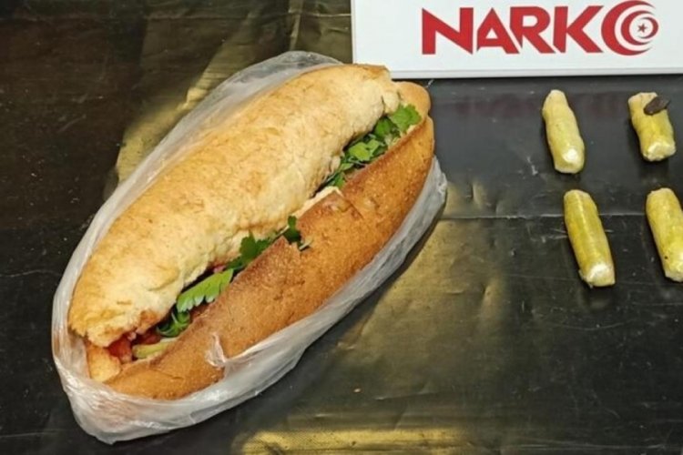 Ekmeğin arasından uyuşturucu &ccedil;ıktı