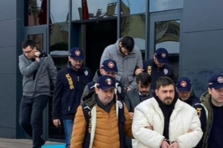 Denizli'de resmi belgede sahtecilik su&ccedil;undan 5 kişi tutuklandı