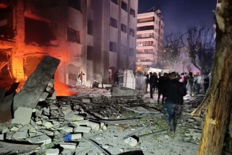 Refik Eryılmaz: &Ccedil;adırı olmayan vatandaşlar hasarlı eve girmek zorunda kaldı