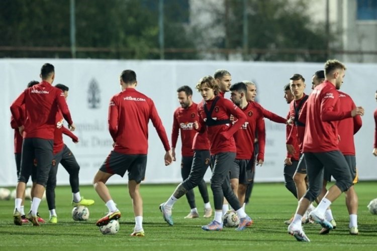 Galatasaray &ccedil;alışmalarını s&uuml;rd&uuml;rd&uuml;
