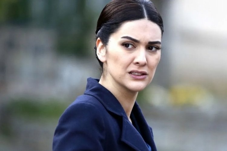 Oyuncu Berg&uuml;zar Korel'den normalleşenlere sert tepki!