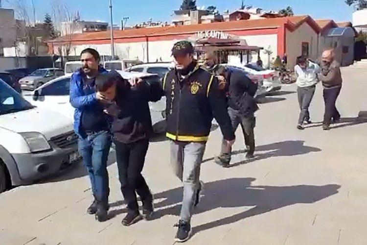 Deprem b&ouml;lgesinde yağma ve hırsızlık ş&uuml;phelisi 93 kişi tutuklandı