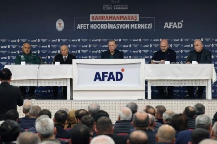 Cumhurbaşkanı Erdoğan ve Bah&ccedil;eli depreme yakalandı