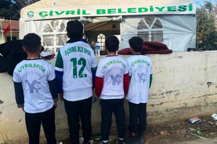 Yeşil &Ccedil;ivril Belediye Spor, depremzedelerle g&ouml;r&uuml;şt&uuml;