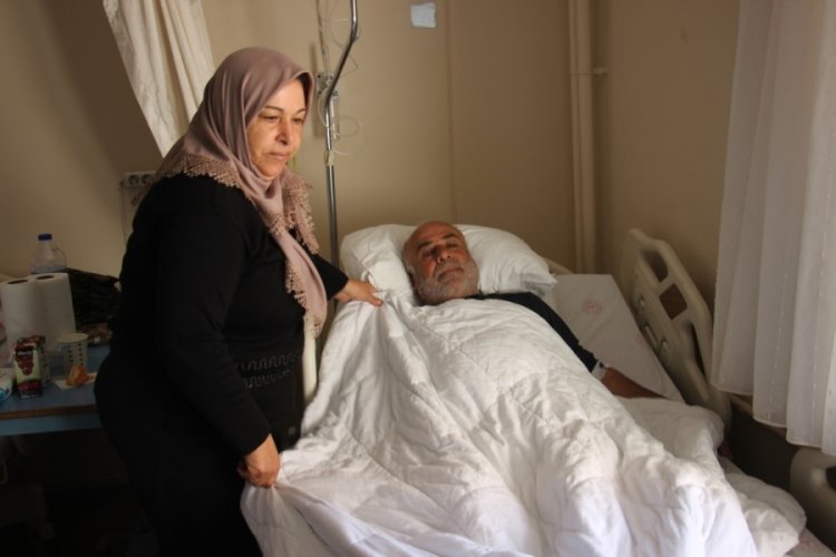&Uuml;&ccedil; depremden sağ olarak kurtuldu, stresten iki kez kalp krizi ge&ccedil;irdi