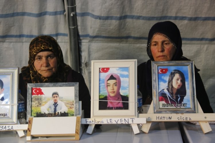 Diyarbakır'da ailelerin evlat n&ouml;beti devam ediyor