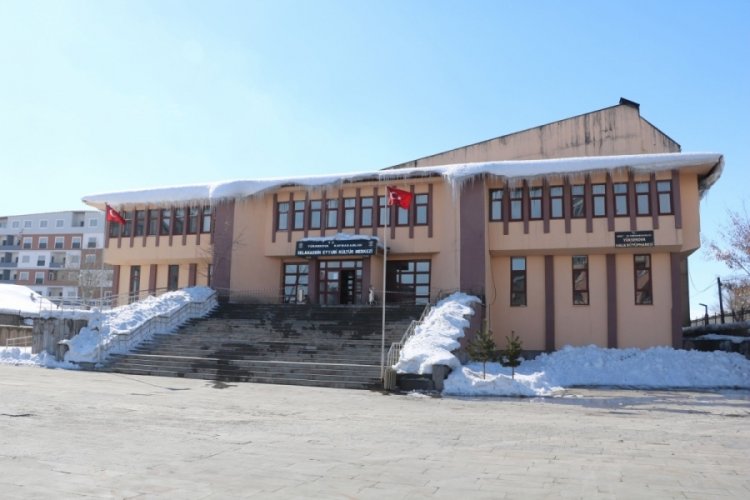 Hakkari'de depreme dayanıksız K&uuml;lt&uuml;r Merkezi kapatıldı