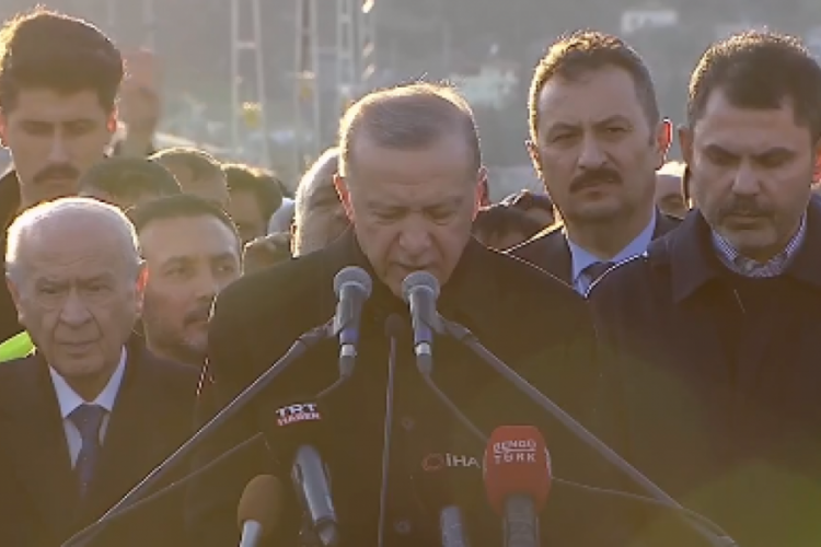Cumhurbaşkanı Erdoğan: &Ouml;n&uuml;m&uuml;zdeki ay 200 bin konut i&ccedil;in ilk kazmayı vuracağız