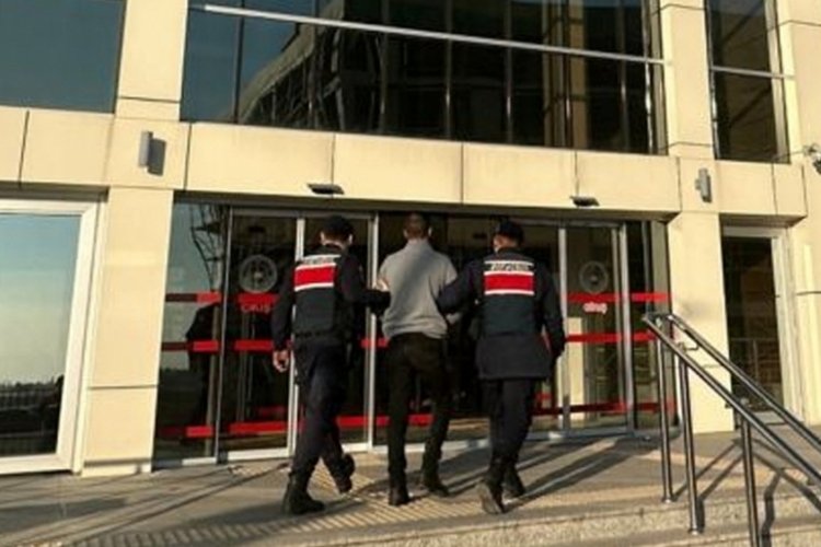 Kırklareli'nde kendisini ka&ccedil;ak g&ouml;&ccedil;men olarak tanıtan cinayet zanlısı yakalandı