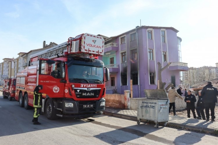 Kayseri'de sobayı benzinle tutuşturunca evi yaktılar: 2 yaralı