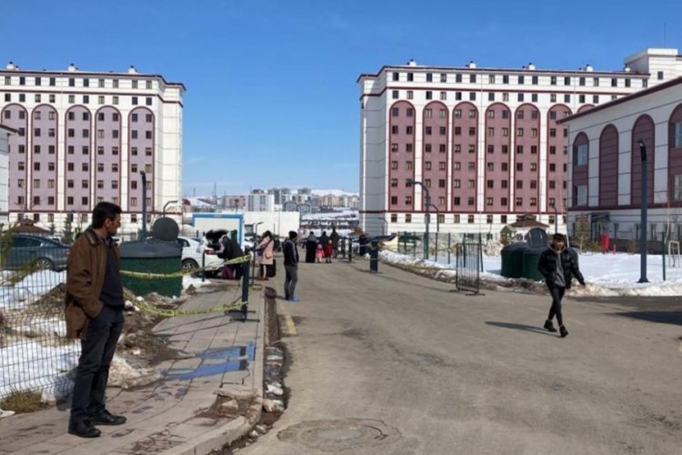 Depremden kurtuldu, yerleştirildiği KYK yurdunda &ouml;ld&uuml;